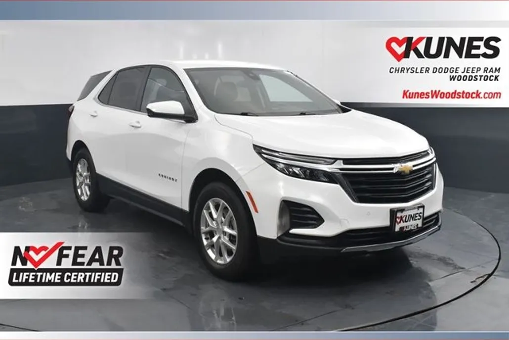 2024 Chevrolet Equinox LT photo 1