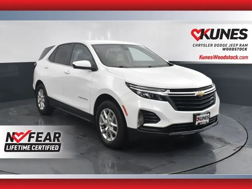 2024 Chevrolet Equinox LT photo 1
