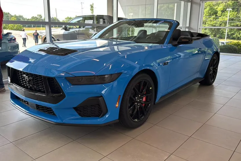 2025 Ford Mustang GT Premium Convertible photo 1