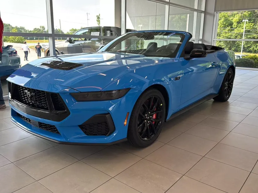 2025 Ford Mustang GT Premium Convertible photo 1