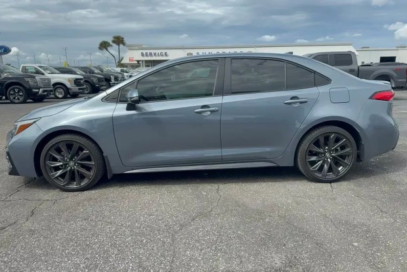 2024 Toyota Corolla SE photo 1