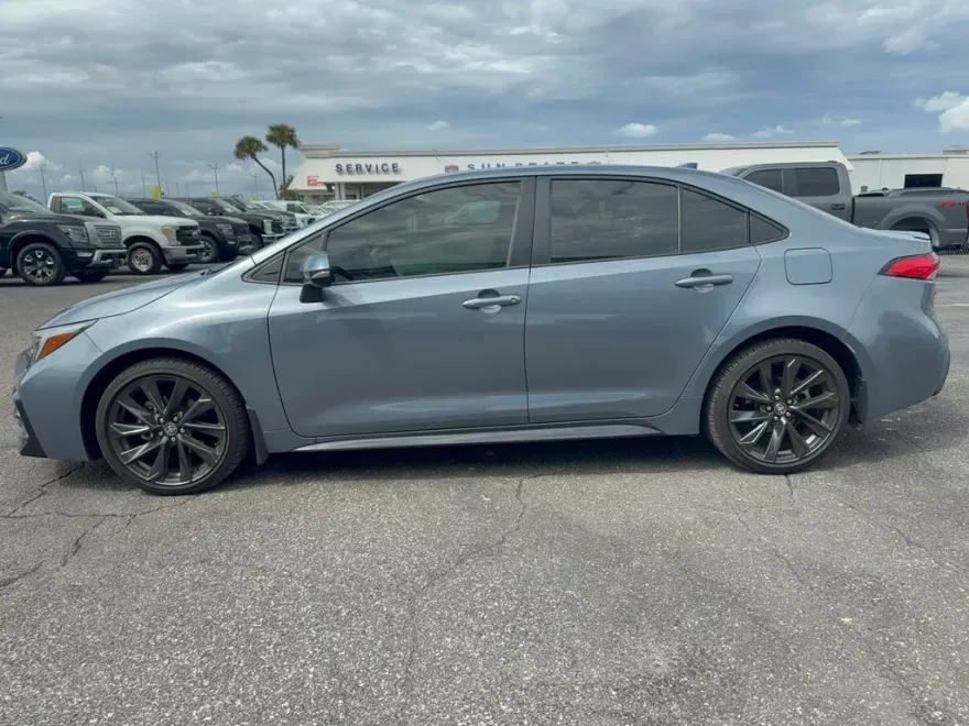 2024 Toyota Corolla SE photo 1