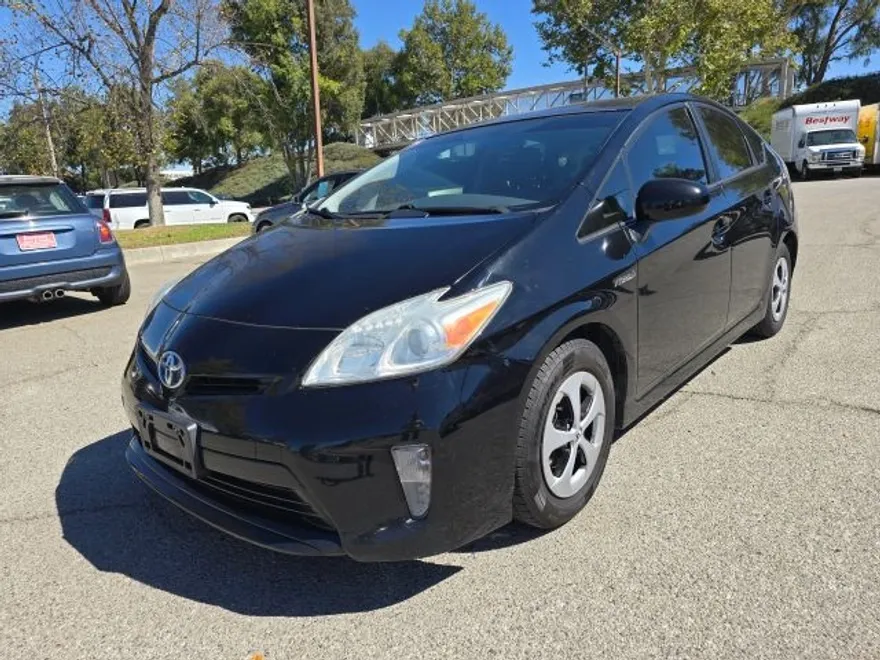 2013 Toyota Prius Three photo 1