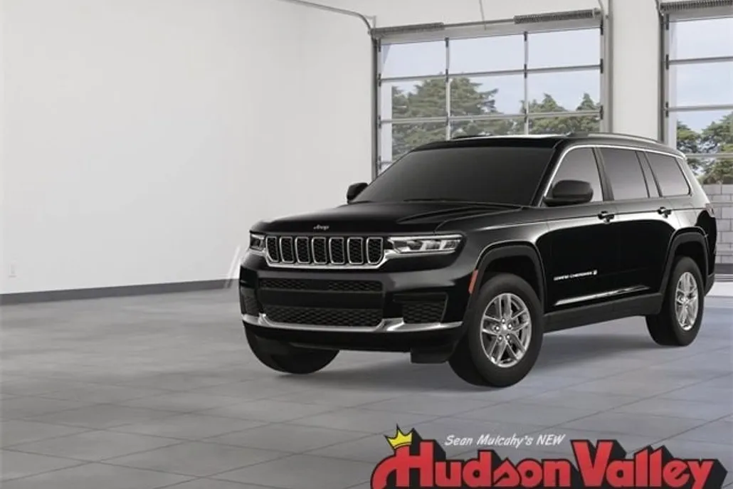 2025 Jeep Grand Cherokee Laredo photo 1