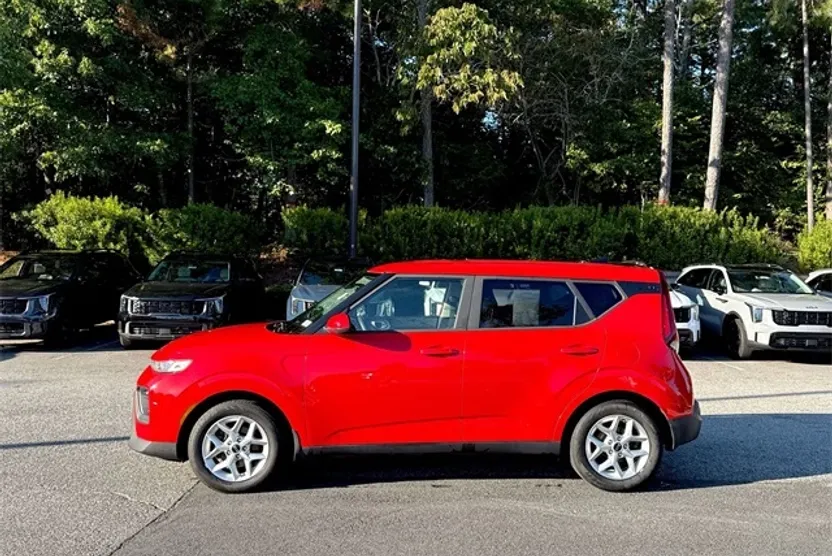 2020 Kia Soul S photo 1