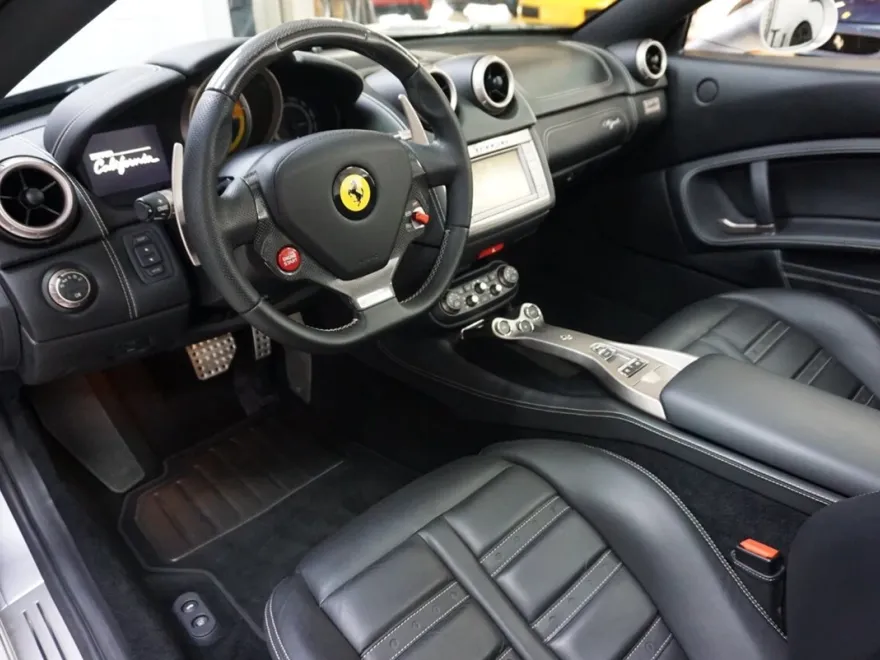 2011 Ferrari California photo 1