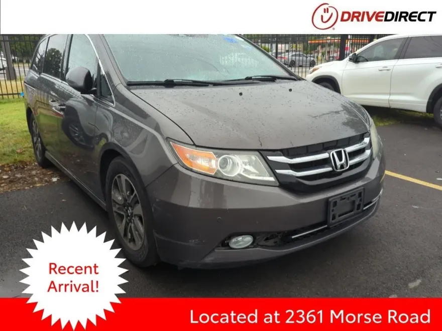 2016 Honda Odyssey Touring photo 1