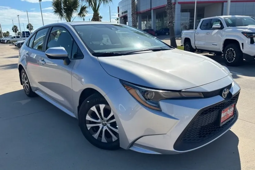 2022 Toyota Corolla Hybrid LE photo 1