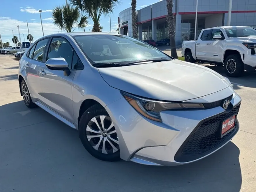 2022 Toyota Corolla Hybrid LE photo 1