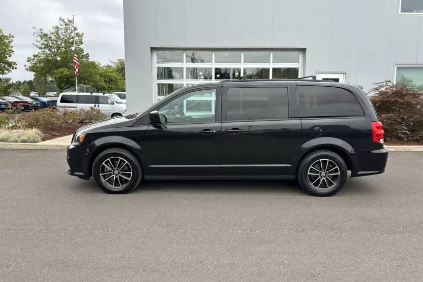 2018 Dodge Grand Caravan GT photo 1