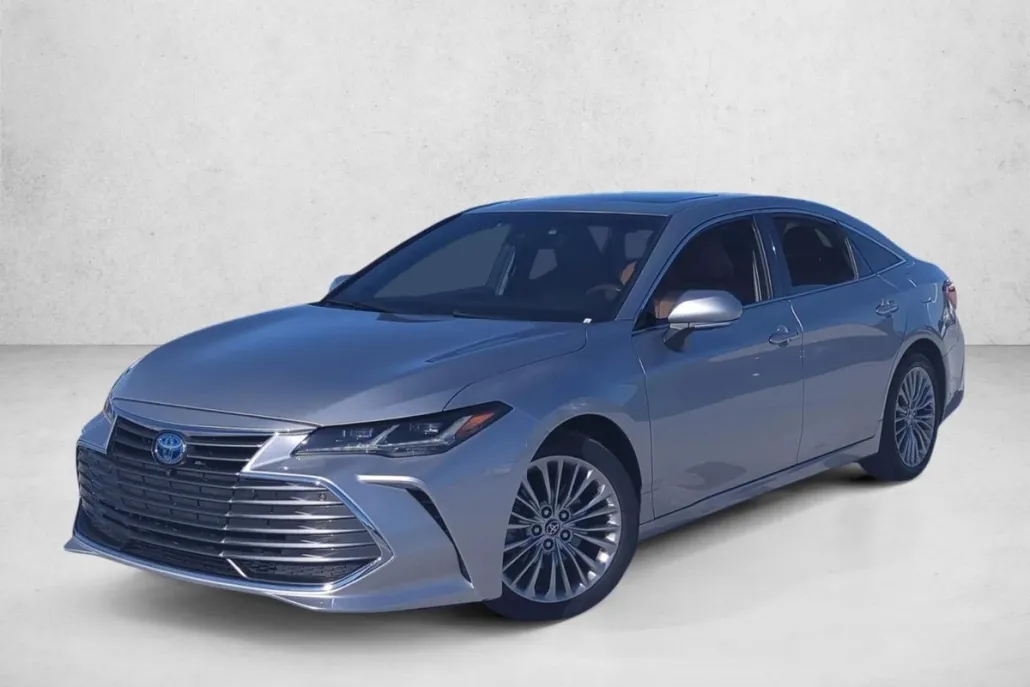 2022 Toyota Avalon Hybrid Limited photo 1