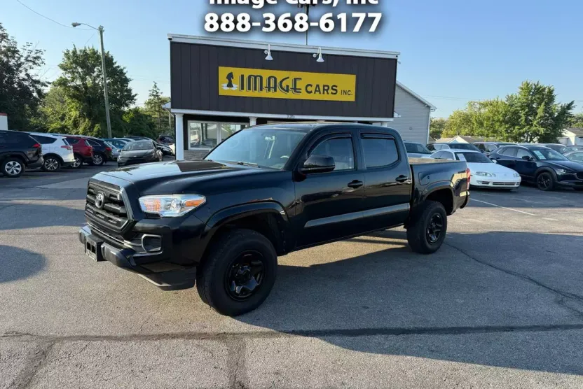 2017 Toyota Tacoma SR5 Double Cab V6 4x4 photo 1