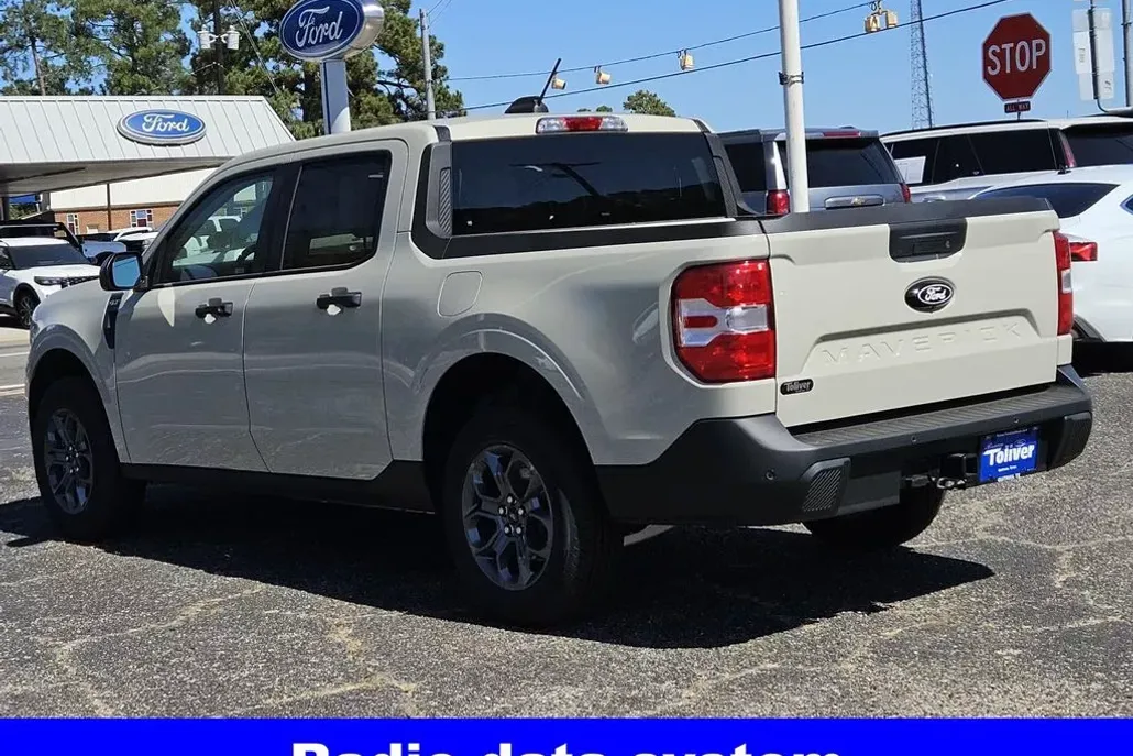 2025 Ford Maverick XLT photo 1