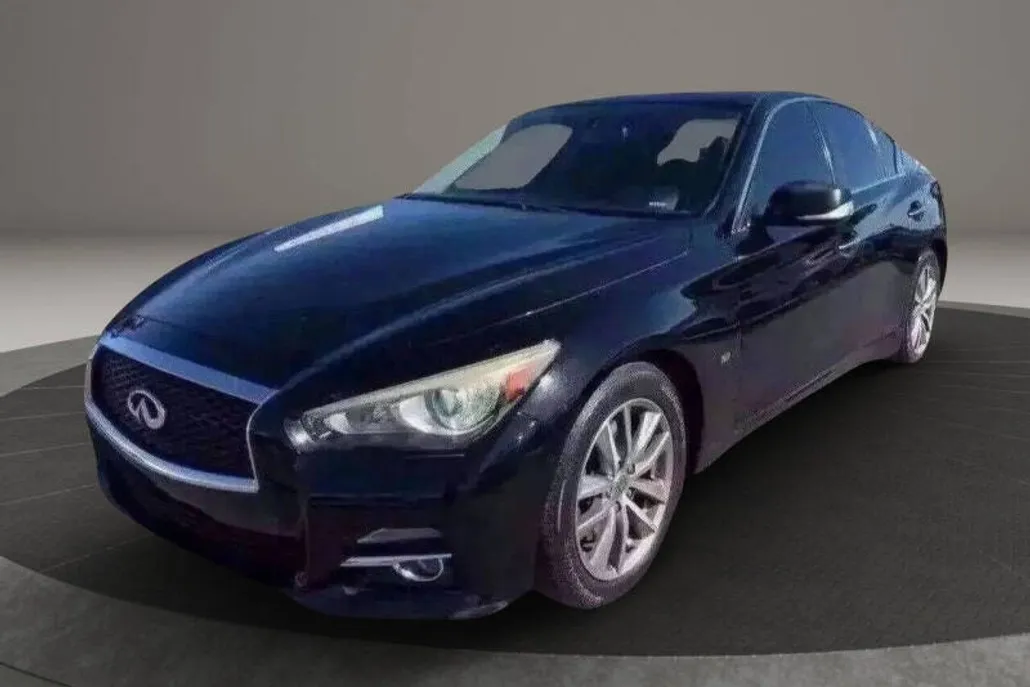 2015 Infiniti Q50 Premium photo 1