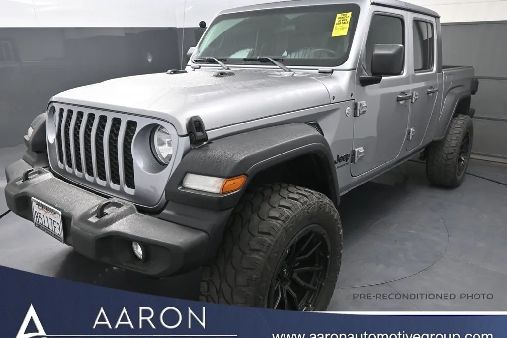 2020 Jeep Gladiator Sport photo 1