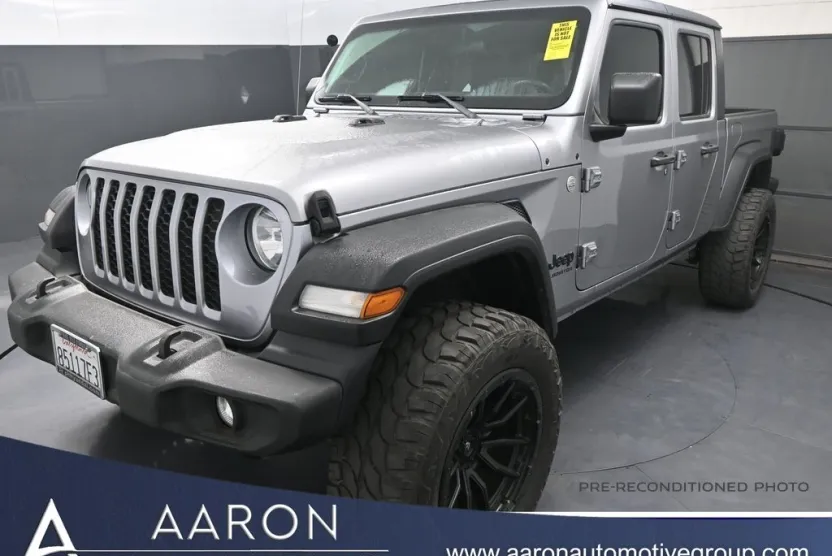 2020 Jeep Gladiator Sport photo 1