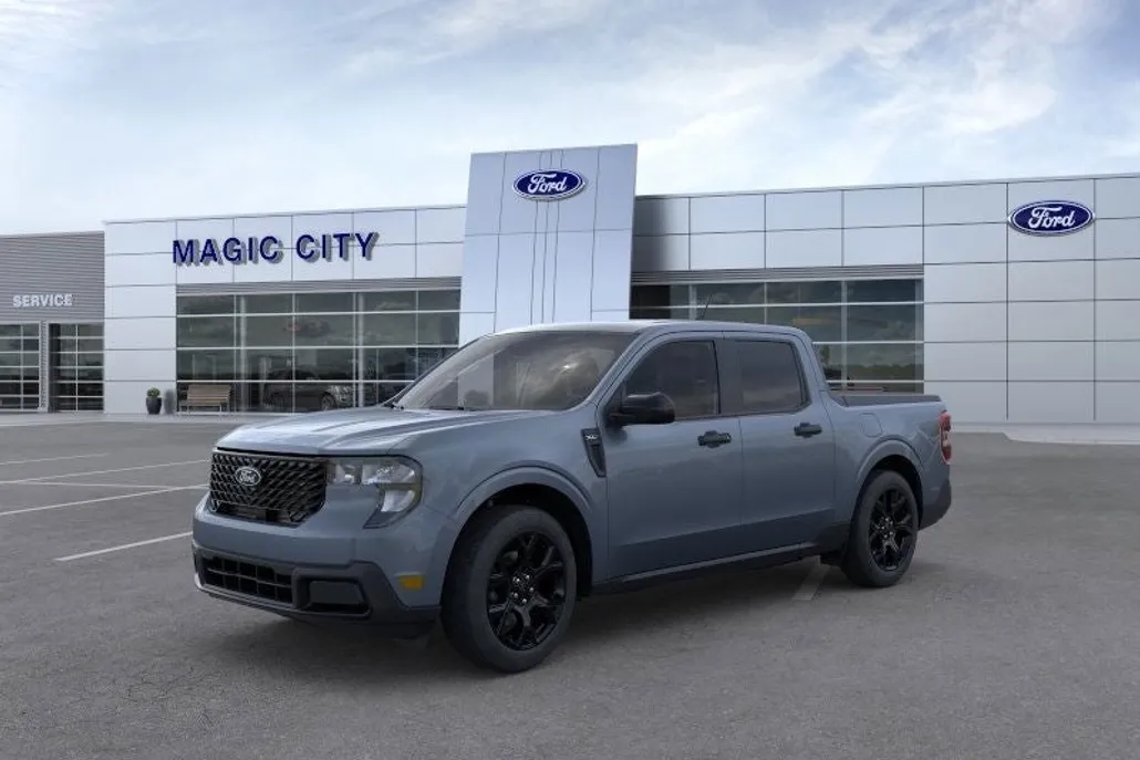2025 Ford Maverick XLT photo 1