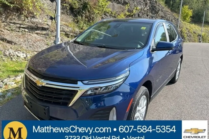 2022 Chevrolet Equinox LT photo 1