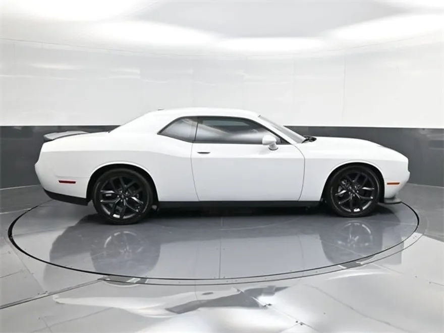 2023 Dodge Challenger GT photo 1