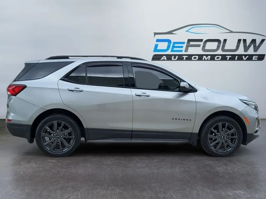 2023 Chevrolet Equinox RS photo 1