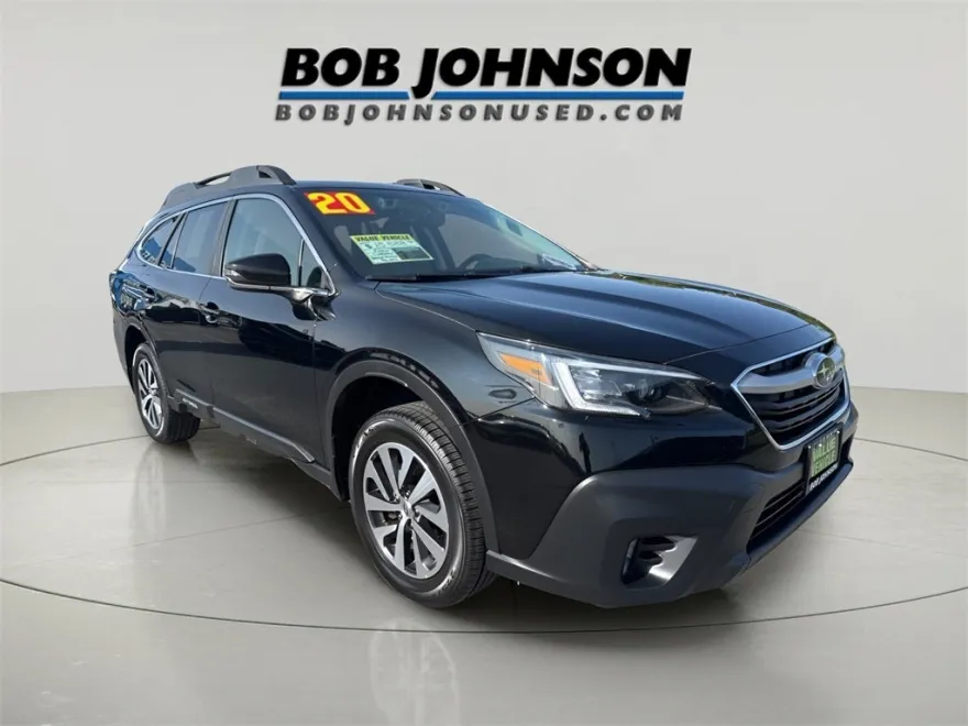 2020 Subaru Outback Premium photo 1