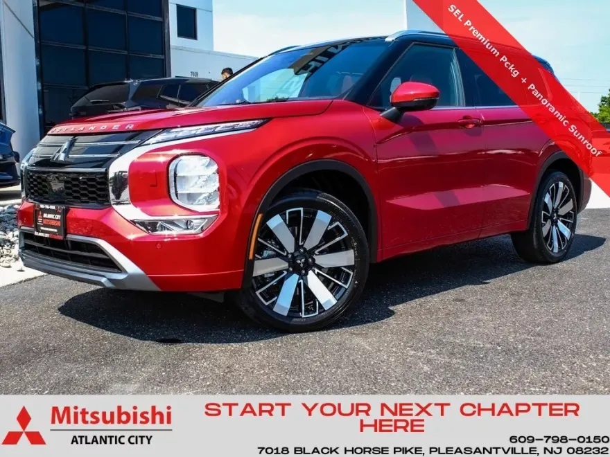 2025 Mitsubishi Outlander SEL photo 1