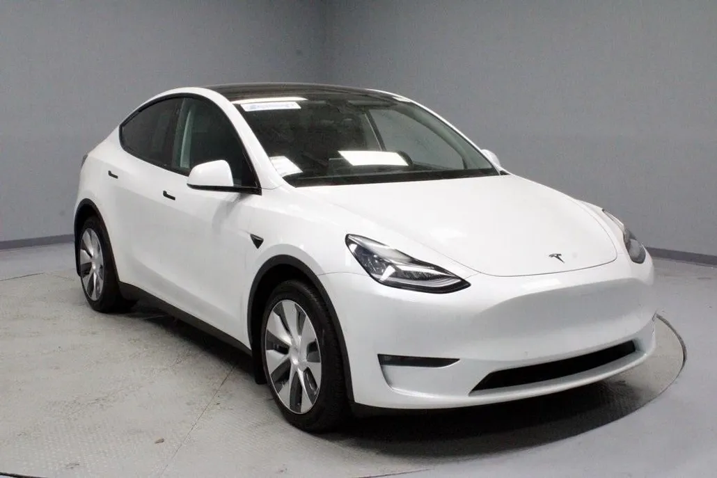 2021 Tesla Model Y Long Range photo 1