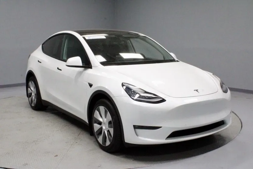 2021 Tesla Model Y Long Range photo 1