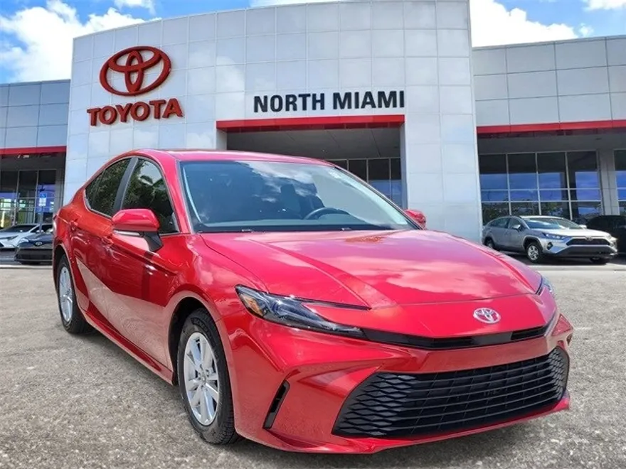 2025 Toyota Camry LE photo 1