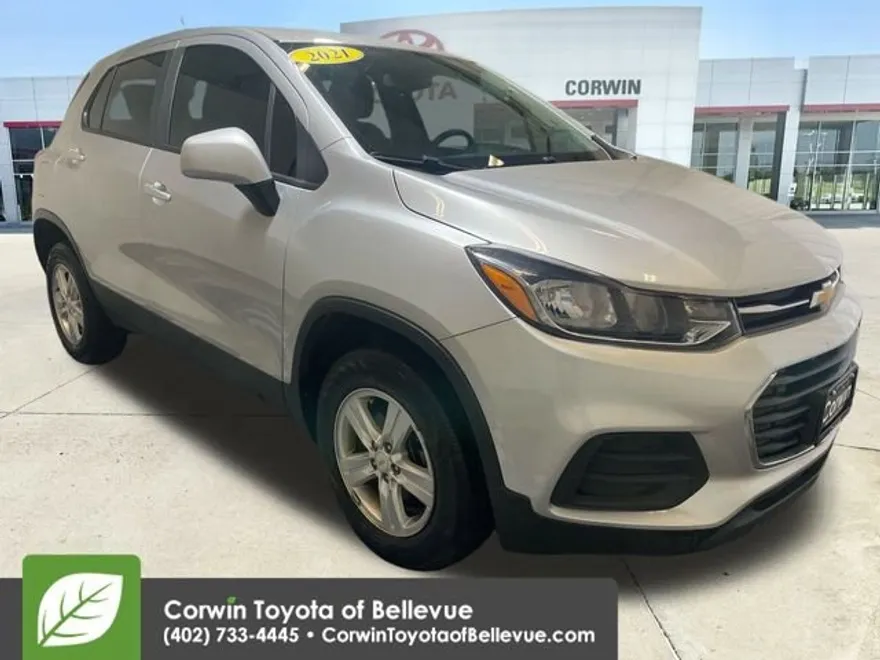 2021 Chevrolet Trax LS photo 1