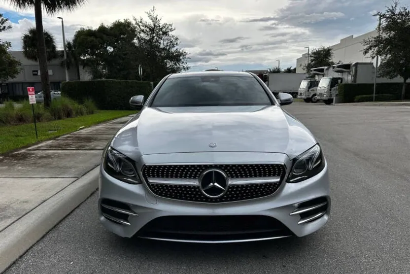 2017 Mercedes Benz E 300 photo 1