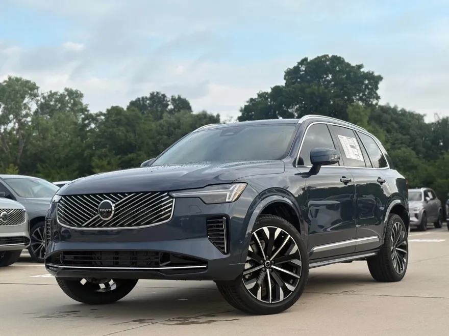 2026 Volvo XC90 Plus photo 1