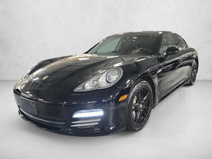 2011 Porsche Panamera 4 photo 1