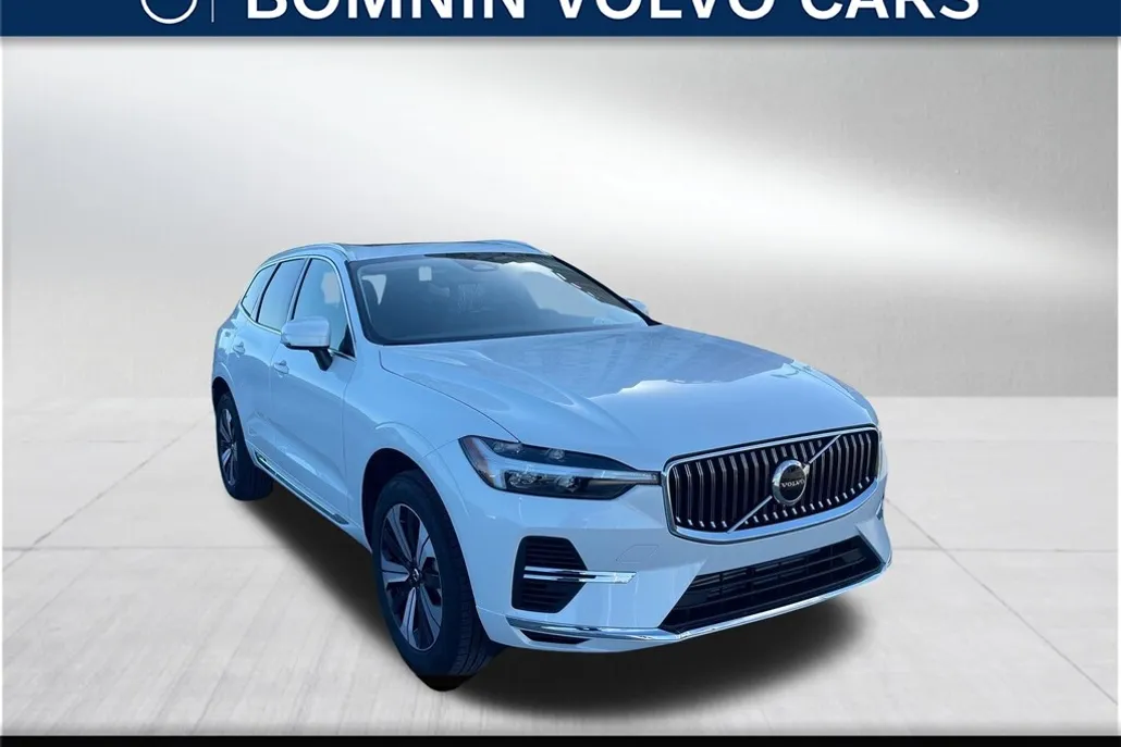 2023 Volvo XC60 Recharge Hybrid Core photo 1