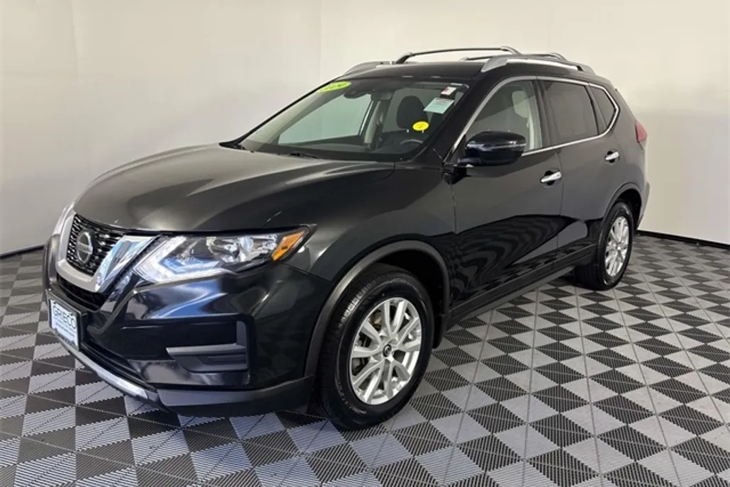 2019 Nissan Rogue SV photo 1