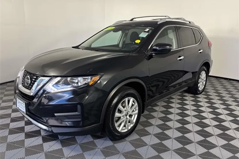 2019 Nissan Rogue SV photo 1