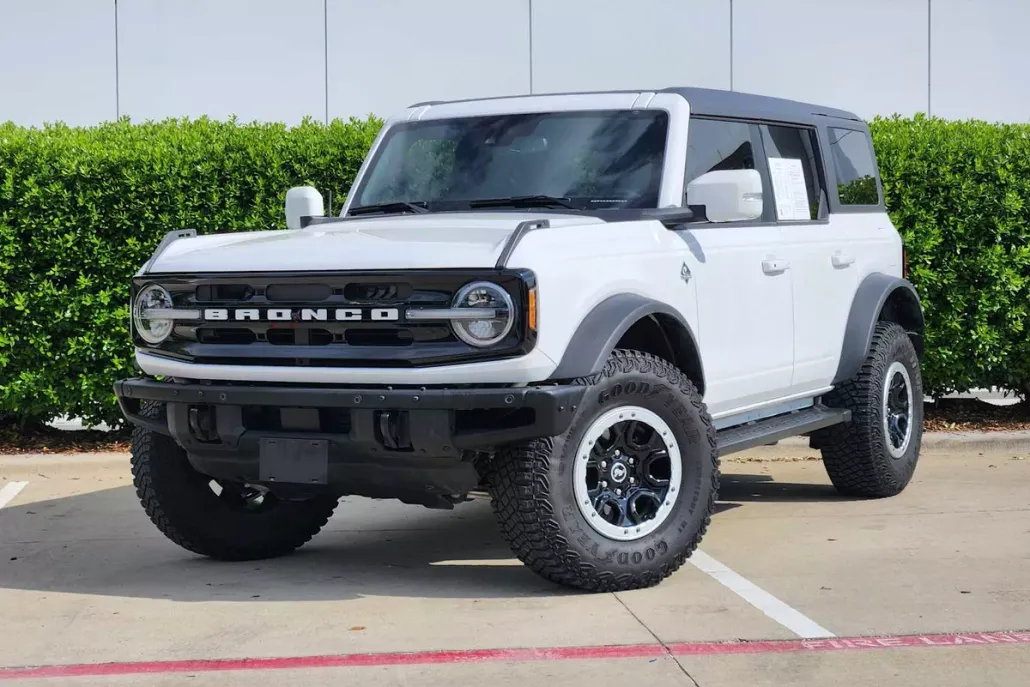 2023 Ford Bronco Outer Banks photo 1