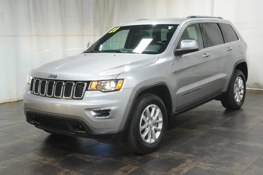 2021 Jeep Grand Cherokee Laredo E photo 1