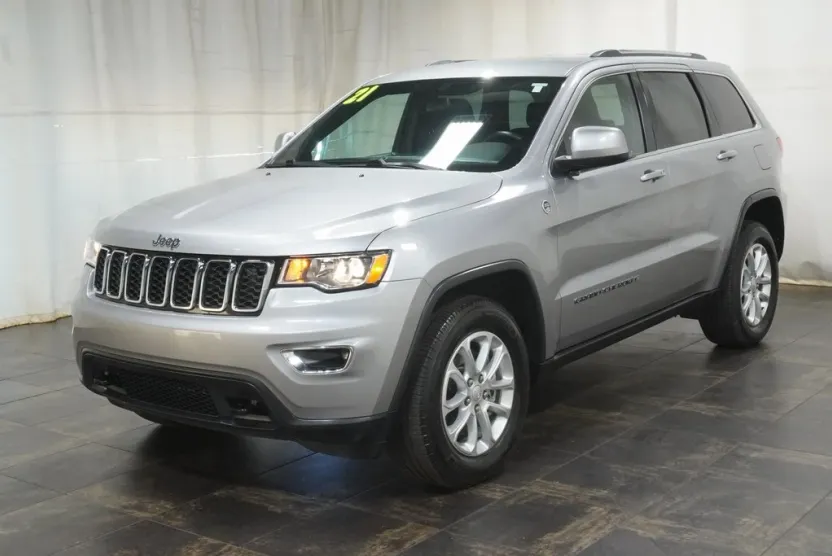 2021 Jeep Grand Cherokee Laredo E photo 1