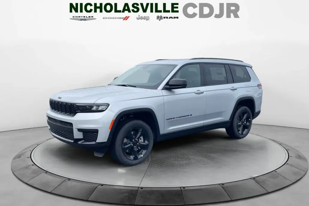 2025 Jeep Grand Cherokee Altitude photo 1