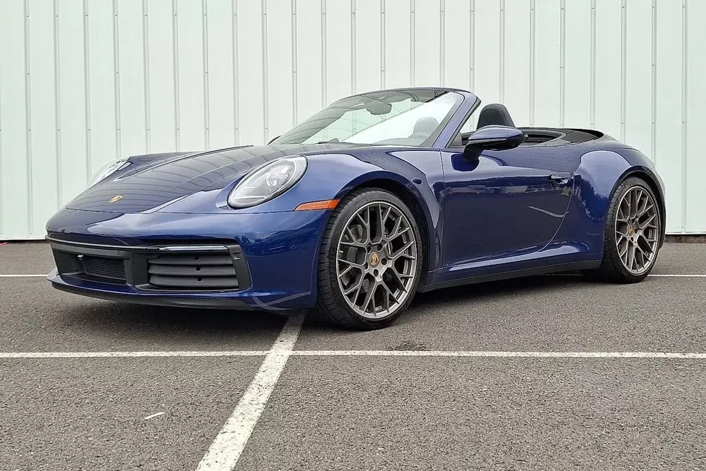 2023 Porsche 911 Cabriolet photo 1