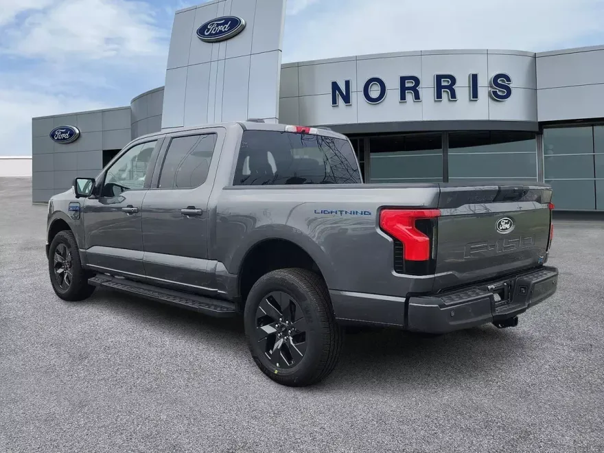 2025 Ford F-150 Lightning photo 1