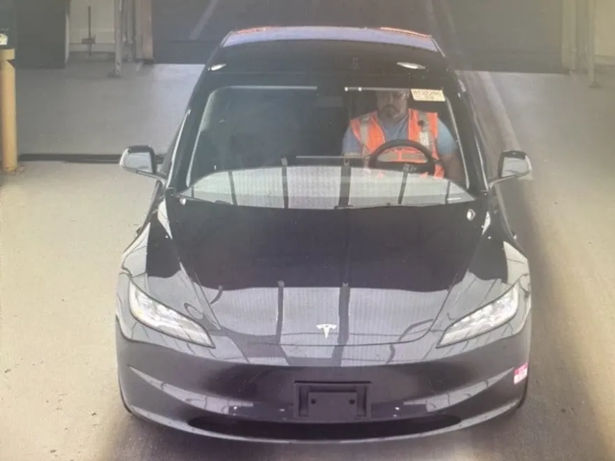 2024 Tesla Model 3 photo 1