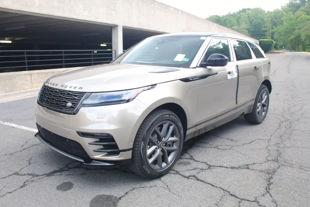 2026 Land Rover Range Rover Velar SE photo 1