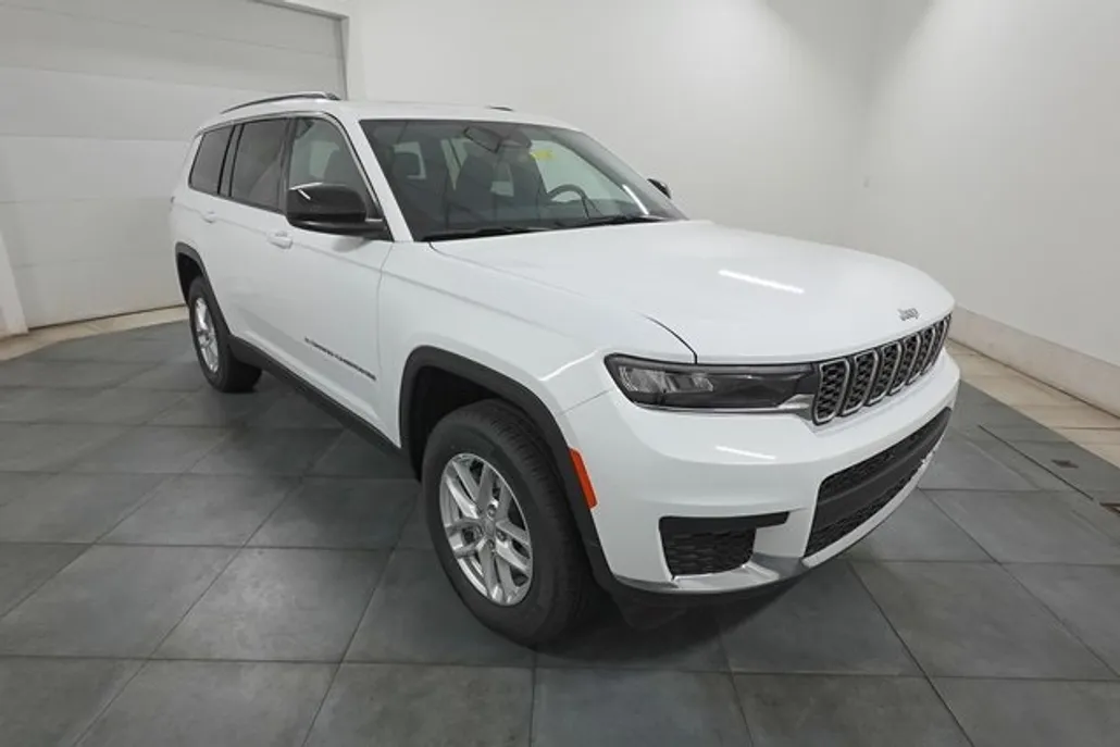 2025 Jeep Grand Cherokee Laredo X photo 1