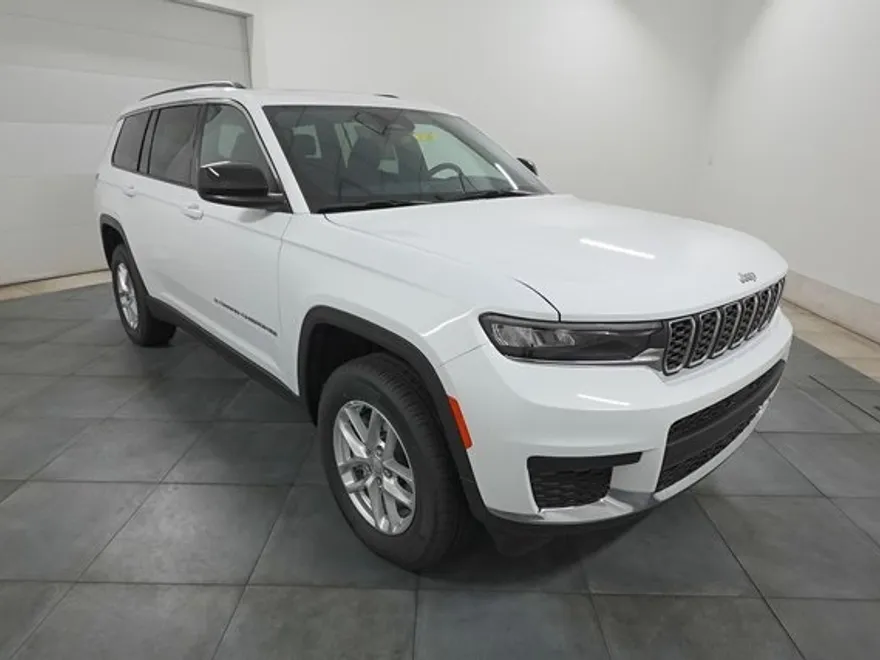 2025 Jeep Grand Cherokee Laredo X photo 1