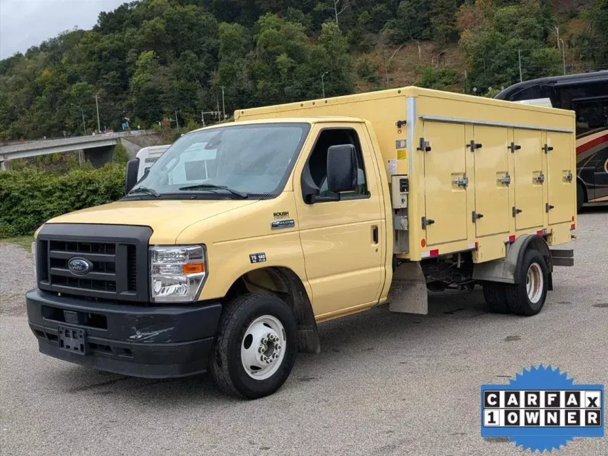 2021 Ford E-450 photo 1