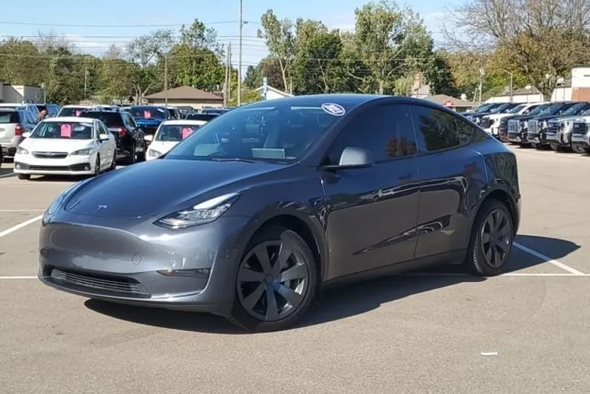 2023 Tesla Model Y Long Range photo 1