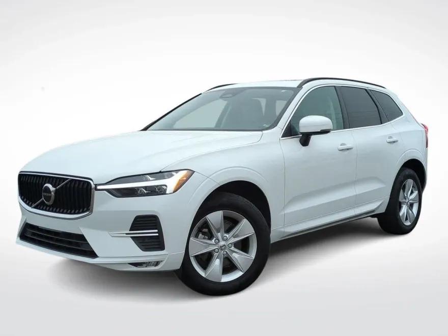 2022 Volvo XC60 B5 Momentum photo 1