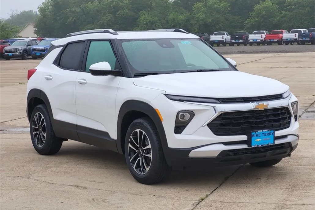 2025 Chevrolet Trailblazer LT photo 1